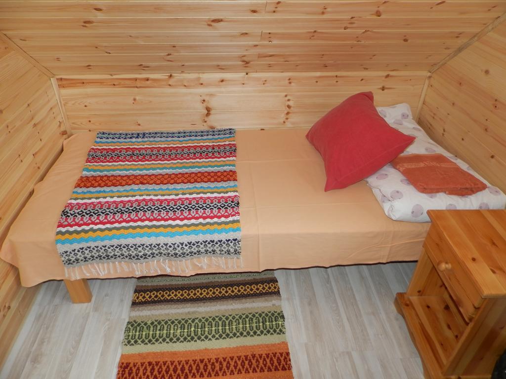 Ala-Laugu Holiday Home Leisi Extérieur photo