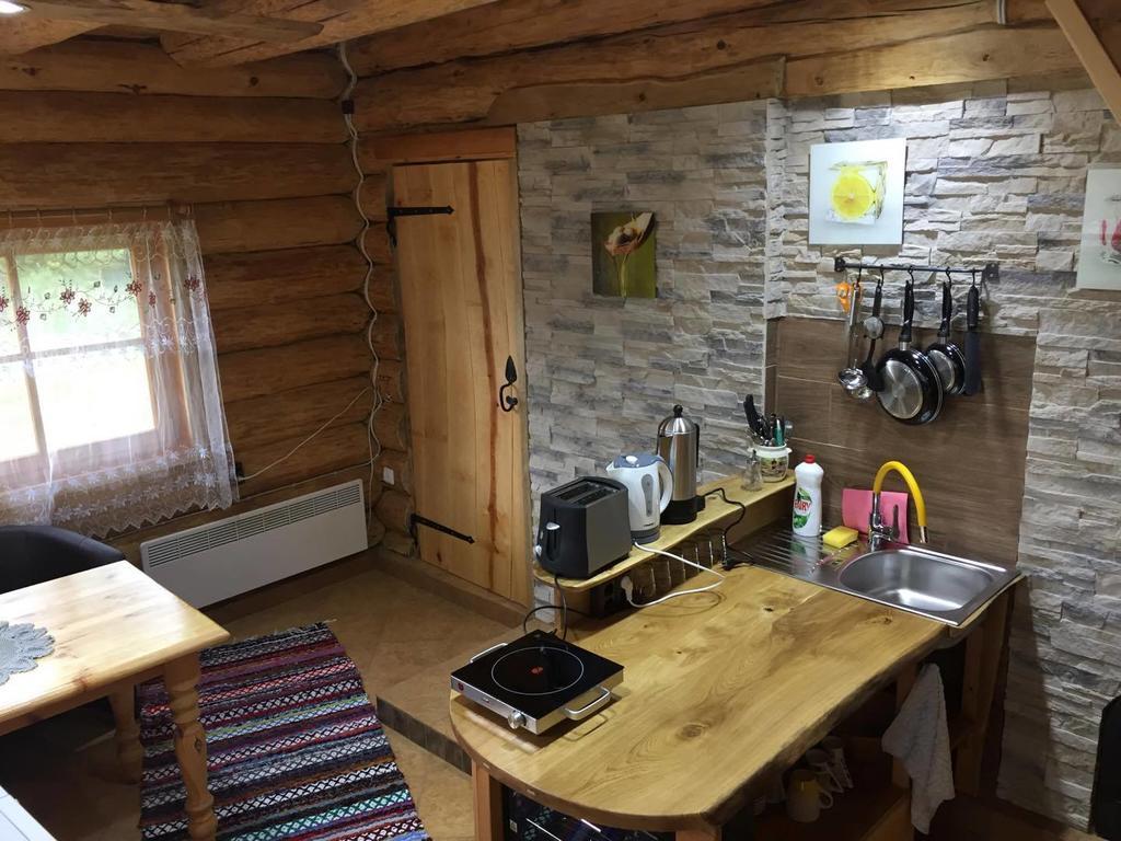 Ala-Laugu Holiday Home Leisi Extérieur photo